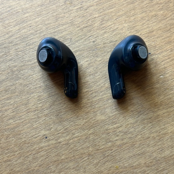 LG Tone Free Noise Cancellation Wireless Earbuds - Picture 4 of 12